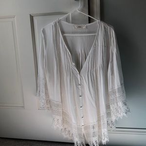 Solitaire Tops - Beautiful white blouse Solitaire Tops - Beautiful white blouse